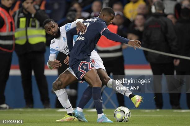 Gerson Santos da Silva of Olympique de Marseille, Georginio Wijnaldum of Paris Saint-Germain during the French Ligue 1 match between Paris...