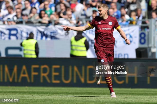 Simon Terodde of FC Schalke 04 during the Second Bundesliga match between SV Darmstadt 98 and FC Schalke 04 at Merck-Stadion am Boellenfalltor on...