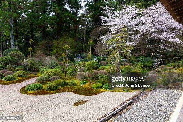 Ryotanji Temple has a long history, and it is said that Gyoki opened its predecessor, Jizo-ji, in 733 during the Nara period. The name Ryotanji is...