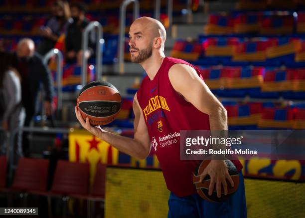 Nick Calathes, #99 of FC Barcelona warm up prio the Turkish Airlines EuroLeague Play Off Game 1 match between FC Barcelona and FC Bayern Munich at...