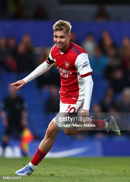 Emile Smith Rowe of Arsenal celebrates scoring their 2nd goal during the Premier League match between Chelsea and Arsenal at Stamford Bridge on April...