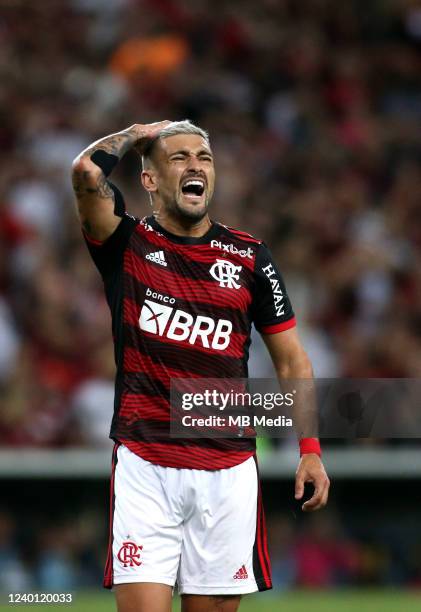 Gabriel Barbosa of Flamengo heads the ball during a Brasileirao match  News Photo - Getty Images