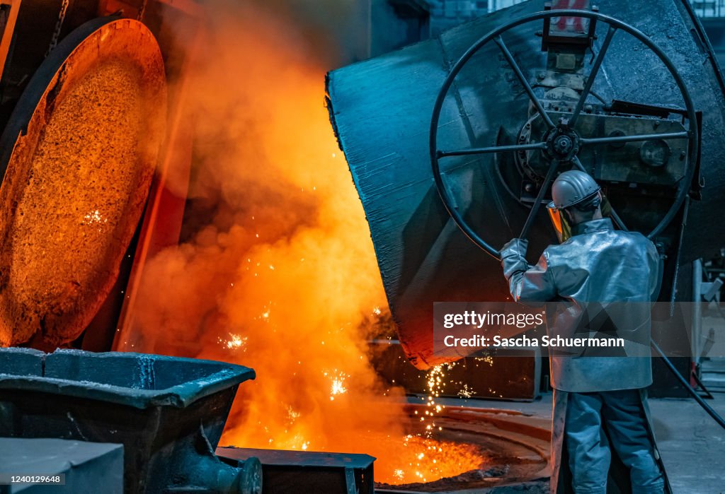 Germany's Manufacturing Sector Fears Consequences of Possible Russia Energy Sanctions