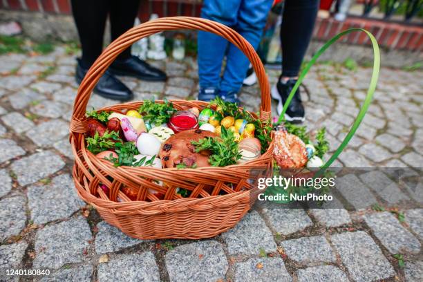 April 23, 2022 is Holy Saturday in the church. On this occasion, war refugees in Poland went to bless Easter food