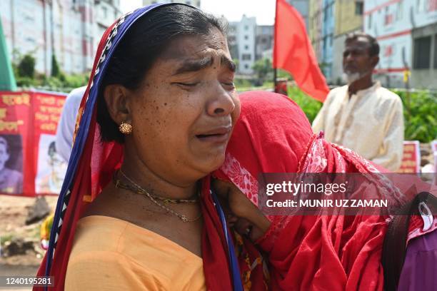 Savar Building 1,117 Savar Building Collapse Photos & High Res Pictures - Getty Images