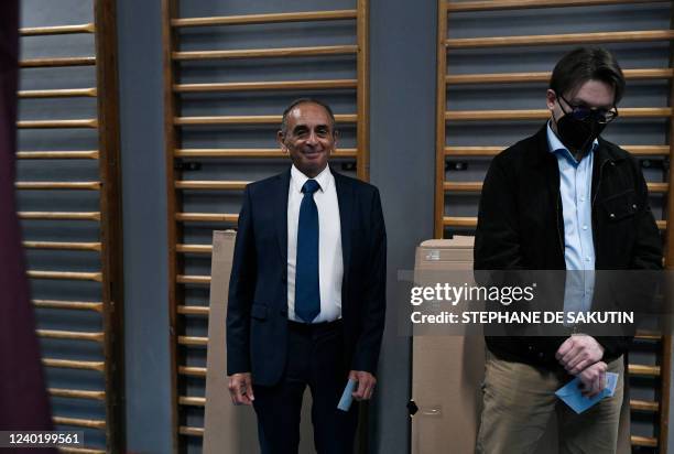 French far-right Reconquete! party President and former presidential candidate Eric Zemmour lines up to cast his vote during the second round of...
