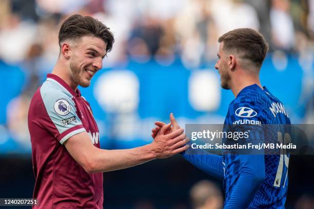 Mason Mount of Chelsea and Declan Rice of West Ham United during the Premier League match between Chelsea and West Ham United at Stamford Bridge on...