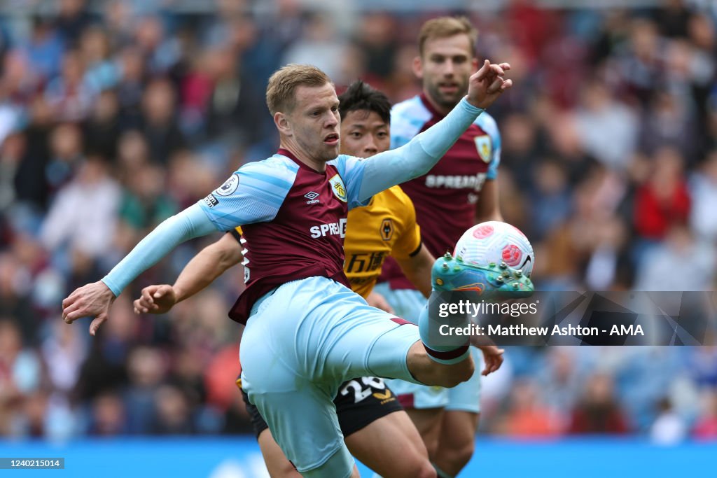 Burnley v Wolverhampton Wanderers - Premier League