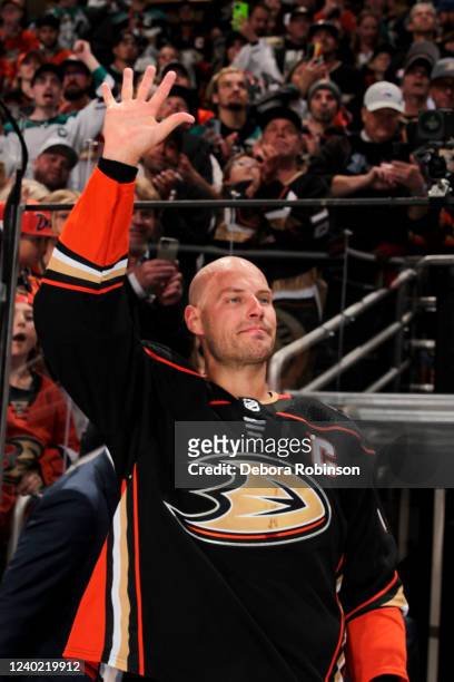 Ryan Getzlaf of the Anaheim Ducks waves to fans after his last career NHL game after the game against the St. Louis Blues at Honda Center on April...