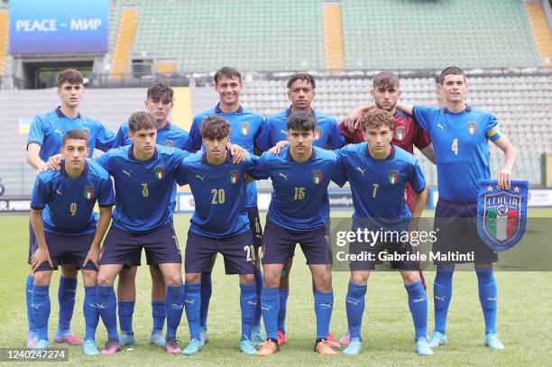 Italy U17 poses during the U17 Elite Round match between Italy and Ukraine at Artemio Franchi - Montepaschi Arena Stadium on April 26, 2022 in Siena,...