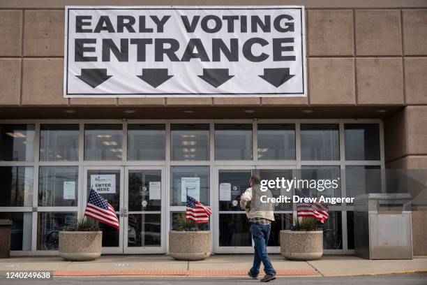 Voters arrives to cast their ballots early for the May 3 Primary Election at the Franklin County Board of Elections polling location on April 26,...