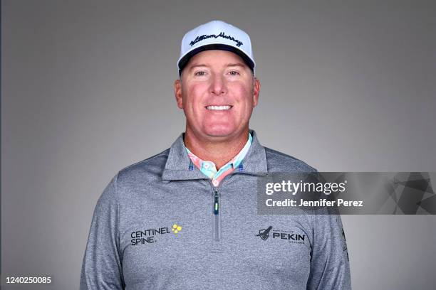 Points current official PGA TOUR headshot.