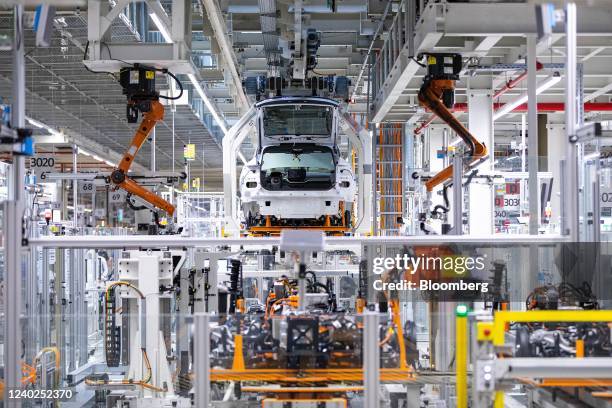 The body of a Volkswagen AG ID.5 electric sports utility vehicle on the assembly line at the automaker's electric automobile plant in Zwickau,...