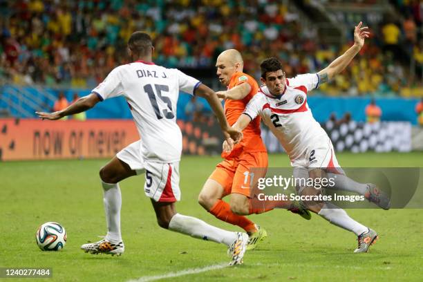 Junior Diaz of Costa Rica, Arjen Robben of Holland, Johnny Acostaof Costa Rica during the World Cup match between Holland v Costa Rica on July 5, 2014