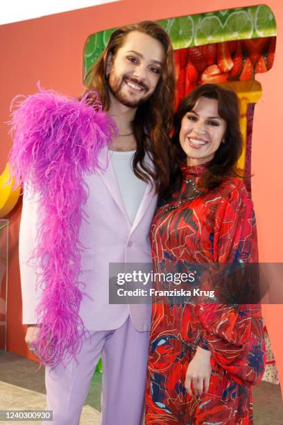 Riccardo Simonetti and Natalia Avelon during the EDEKA "All in Fruits" launch on April 28, 2022 in Hamburg, Germany.