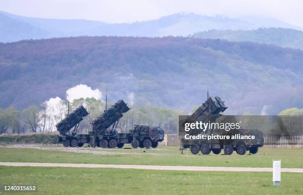 April 2022, Slovakia, Sliac: NATO Patriot anti-aircraft missile systems stand at Slovakia's Sliac air base. President Steinmeier is on a one-day...
