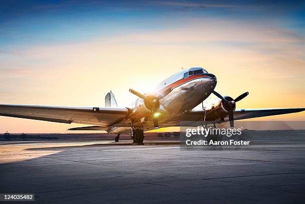 areoplane - aircraft planes aaron foster stock pictures, royalty-free photos & images