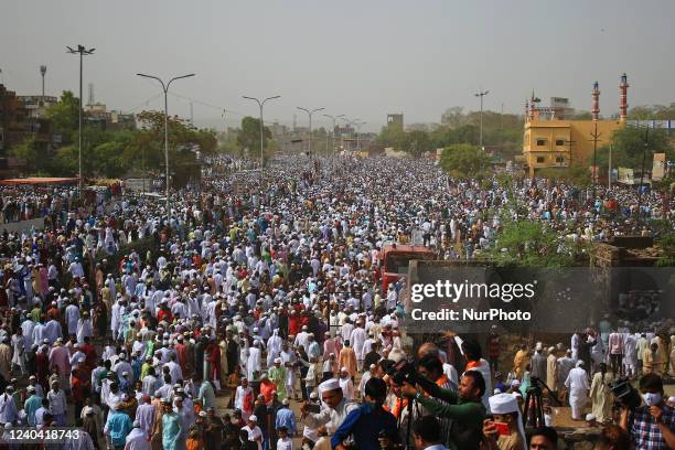 Muslims offer prayers at the Idgah Masjid on the occasion of Eid-ul-Fitr, at Delhi-Jaipur highway, in Jaipur , Rajasthan, India,Tuesday, May 3, 2022....