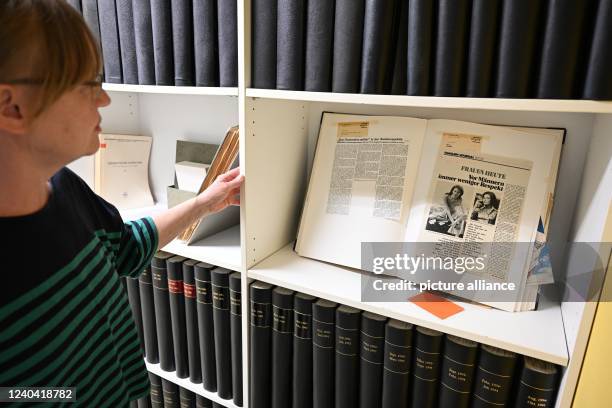 May 2022, Baden-Wuerttemberg, Allensbach Am Bodensee: Anke Engelhardt, head of the archive at the Institute for Public Opinion Research in Allensbach...