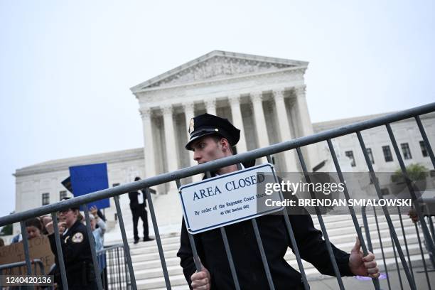 2 703 Us Supreme Court Police Stock Photos High Res Pictures and 2 703 Us Supreme Court Police Stock Photos High Res Pictures and