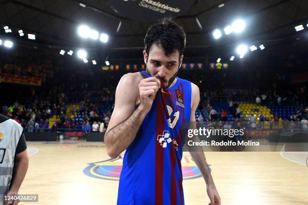 Alex Abrines, #21 of FC Barcelona celebrates at the end of the Turkish Airlines EuroLeague Play Off Game 5 match between FC Barcelona and FC Bayern...