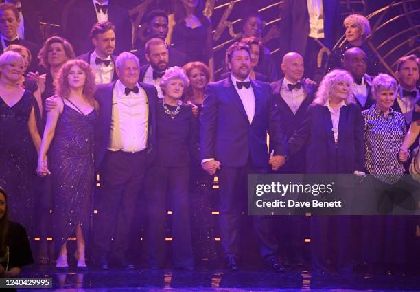 Maria Friedman, Janie Dee, Bernadette Peters, Michael Xavier, Sir Cameron Mackintosh, Jon Robyns, Jordan Shaw, Julia McKenzie, Bonnie Langford,...