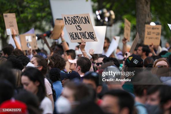 U.S. Supreme Court confirms draft ruling overturning abortion rights authentic U.S. Supreme Court confirms draft ruling overturning abortion rights authentic