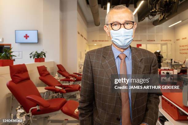 Vice-prime minister and Public Health and Social Affairs minister Frank Vandenbroucke pictured during a visit to a blood donation center of the Red...