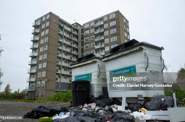 Garbage Overflow High 932 Overflowing Council Stock Photos, High-Res Pictures, and Images ...