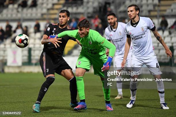 Matteo Rizzo of Pro Vercelli competes with Cosimo Da Graca of Juventus U23 during the match between Pro Vercelli and Juventus U23 - Serie C Playoffs...