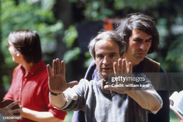 Portrait du réalisateur François Truffaut lors du tournage de son film " La femme d'à côté "