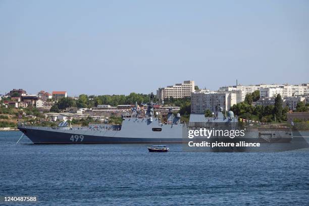 July 2019, Russia, Sewastopol: The Russian warship "Admiral Makarov" of the Russian Black Sea Fleet lies off the port city of Sevastopol. Photo: Ulf...