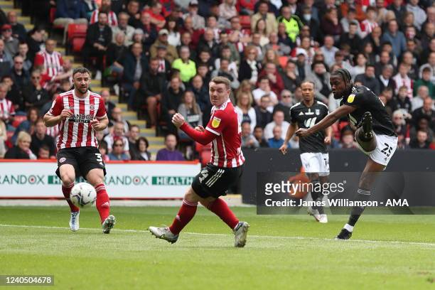 Josh Onomah of Fulham has a shot during the Sky Bet Championship match between Sheffield United and Fulham at Bramall Lane on May 7, 2022 in...