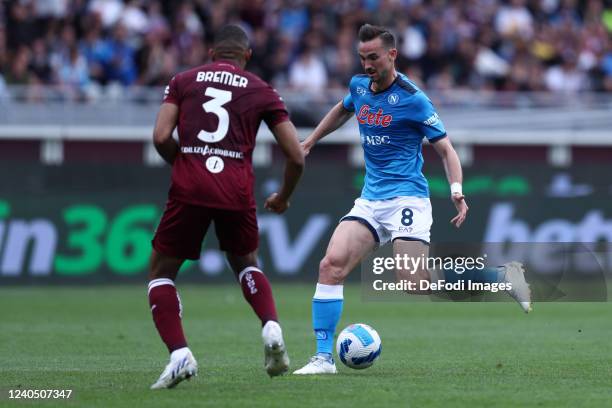 Fabian Ruiz of SSC Napoli controls the ball during the Serie A match between Torino FC and SSC Napoli at Stadio Olimpico di Torino on May 7, 2022 in...