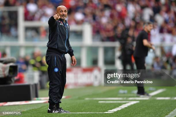 Napoli head coach Luciano Spalletti gestures during the Serie A match between Torino FC and SSC Napoli at Stadio Olimpico di Torino on May 7, 2022 in...