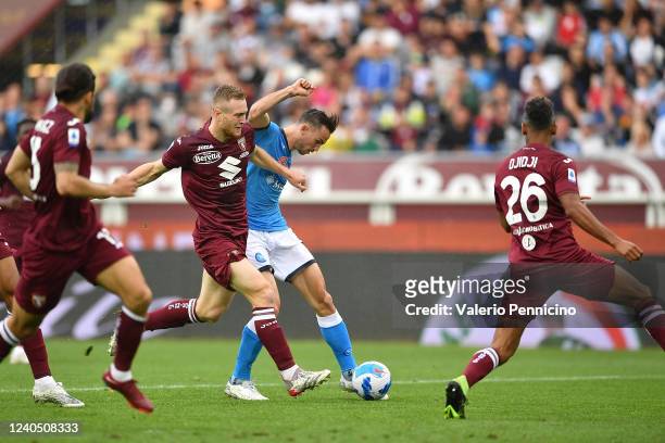 Fabian Ruiz of SSC Napoli scores the opening goal during the Serie A match between Torino FC and SSC Napoli at Stadio Olimpico di Torino on May 7,...