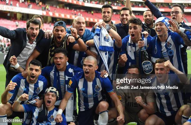 Players of Porto celebrate with team mates after winning the league during Liga Portugal Bwin match between SL Benfica and FC Porto at Estadio da Luz...