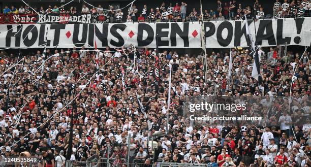 May 2022, Hessen, Frankfurt/Main: Soccer: Bundesliga, Eintracht Frankfurt - Borussia Mönchengladbach, match day 33 at Deutsche Bank Park. "Get us the...