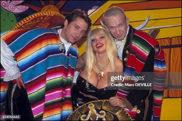 Tv show "Eurotrash" In Paris, France On November 02, 1995 - Antoine de Caunes, Lolo Ferrari and Jean-paul Gaultier.