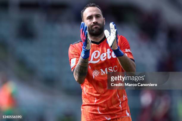 David Ospina of Ssc Napoli greets the fans at the end of the Serie A match between Torino Fc and Ssc Napoli. Ssc Napoli wins 1-0 over Torino Fc.