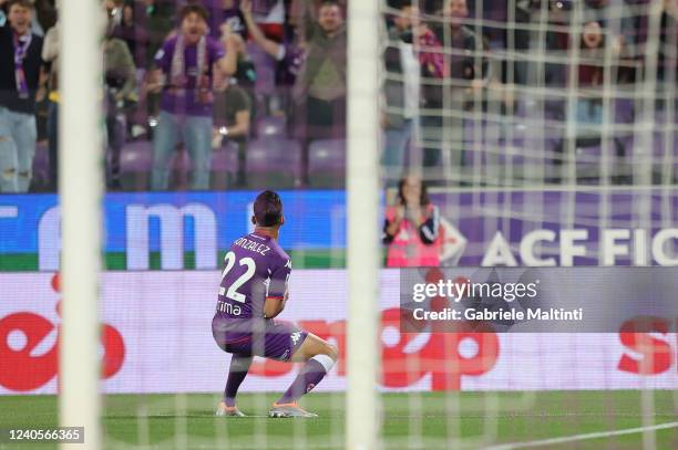 Nicolas Gonzalez of ACF Fiorentina celebrates after scoring a goal during the Serie A match between ACF Fiorentina and AS Roma at Stadio Artemio...