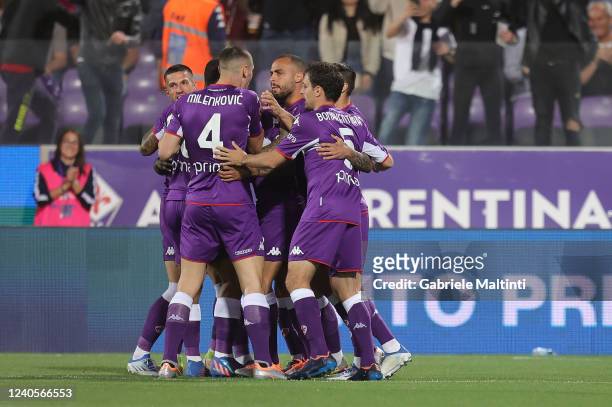 Nicolas Gonzalez of ACF Fiorentina celebrates after scoring a goal during the Serie A match between ACF Fiorentina and AS Roma at Stadio Artemio...