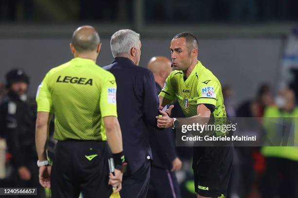 José Mourinho manager of AS Roma and Marco Guida referee during the Serie A match between ACF Fiorentina and AS Roma at Stadio Artemio Franchi on May...