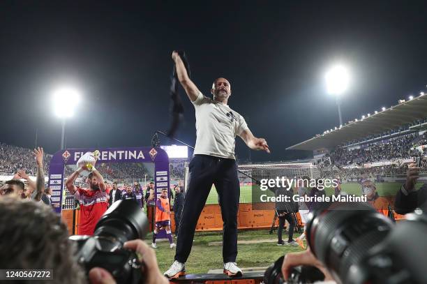 Vincenzo Italiano manager of ACF Fiorentina celebrates the victory after during the Serie A match between ACF Fiorentina and AS Roma at Stadio...