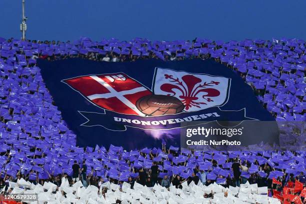 Fans of ACF Fiorentina during the italian soccer Serie A match ACF Fiorentina vs AS Roma on May 09, 2022 at the Artemio Franchi stadium in Florence,...