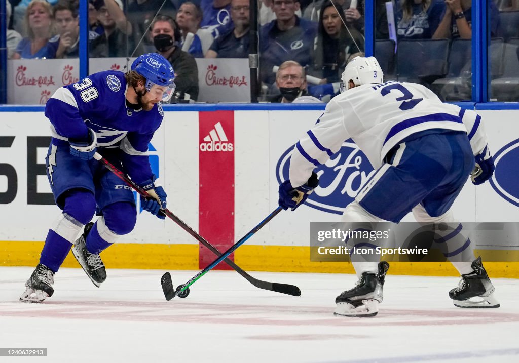 NHL: MAY 12 Playoffs Round 1 Game 6 - Maple Leafs at Lightning