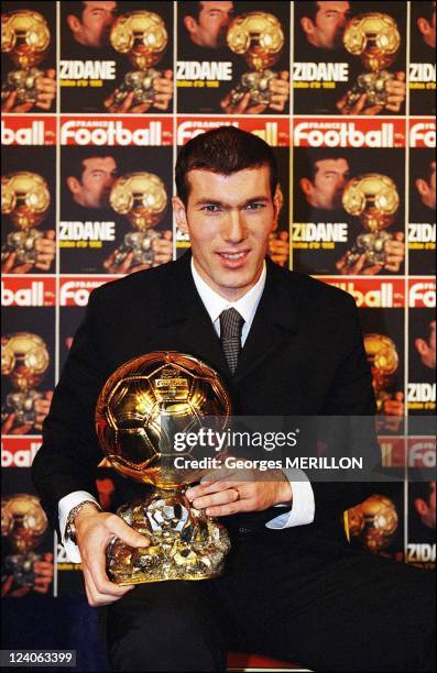 Zinedine Zidane receives the "ballon d'or" In Paris, France On December 21, 1998.