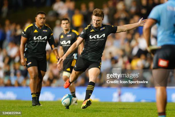 Jordie Barrett of Hurricanes misses a penalty kick during the Super Rugby match between the NSW Waratahs and Hurricanes at Leichhardt Oval on May 14,...