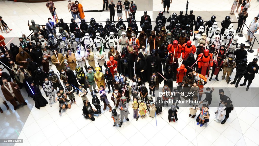 Largest Gathering Of Star Wars Costumed Fans In Singapore