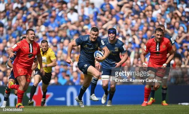 Dublin , Ireland - 14 May 2022; Jonathan Sexton of Leinster makes a break to set up his side's second try during the Heineken Champions Cup...